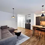 On Time Apartment